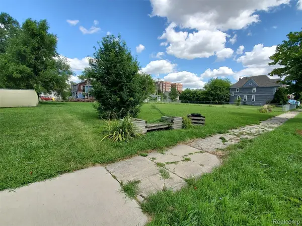 690 W PHILADELPHIA ST, Detroit, MI 48202