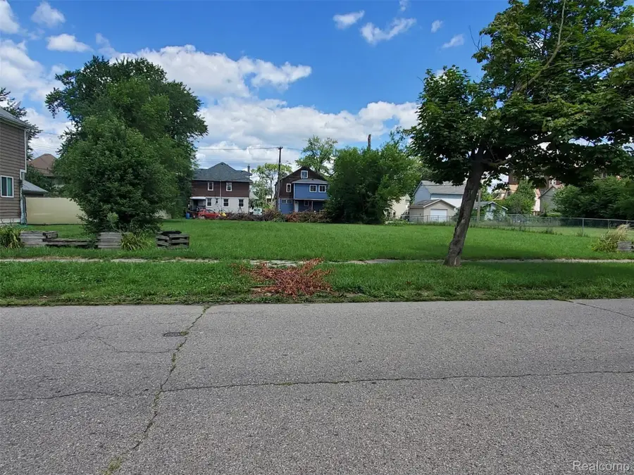 690 W PHILADELPHIA ST, Detroit, MI 48202 - #2