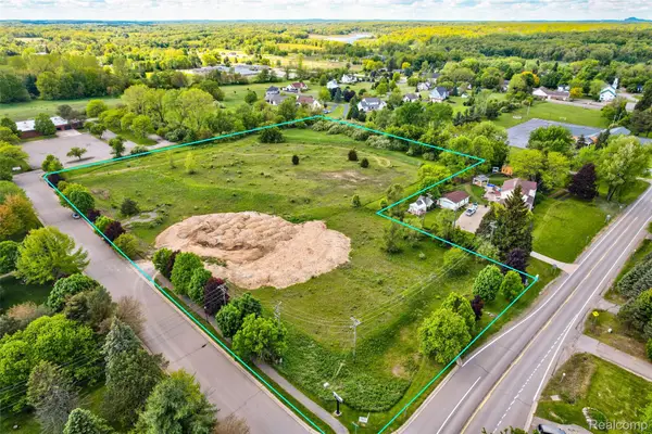 12750 FOUNTAIN SQUARE, Davisburg, MI 48350