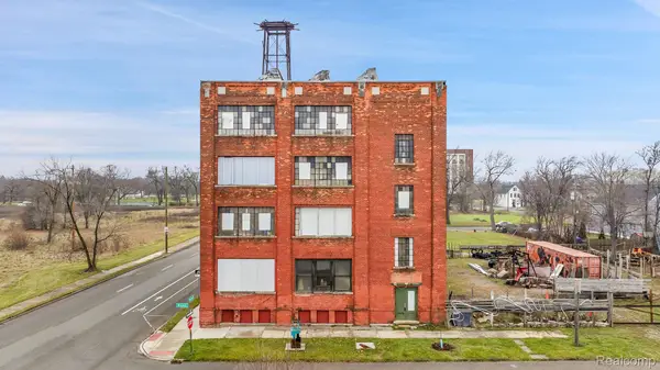 2941 E WARREN AVE, Detroit, MI 48207