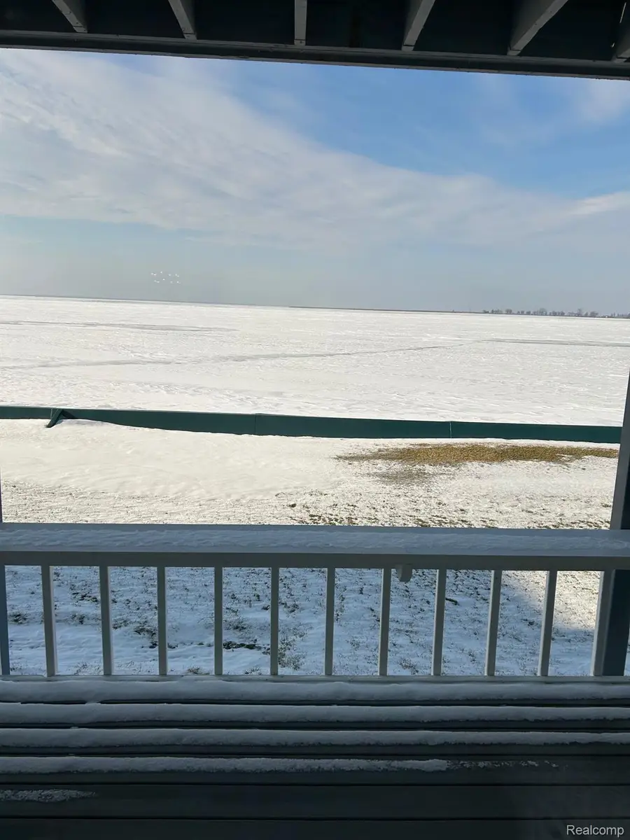 9616 S CHANNEL DR, Clay, MI 48028 - #2