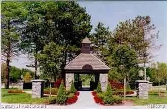 8000 Bridle Path CRT, GrandBlanc, MI 48439