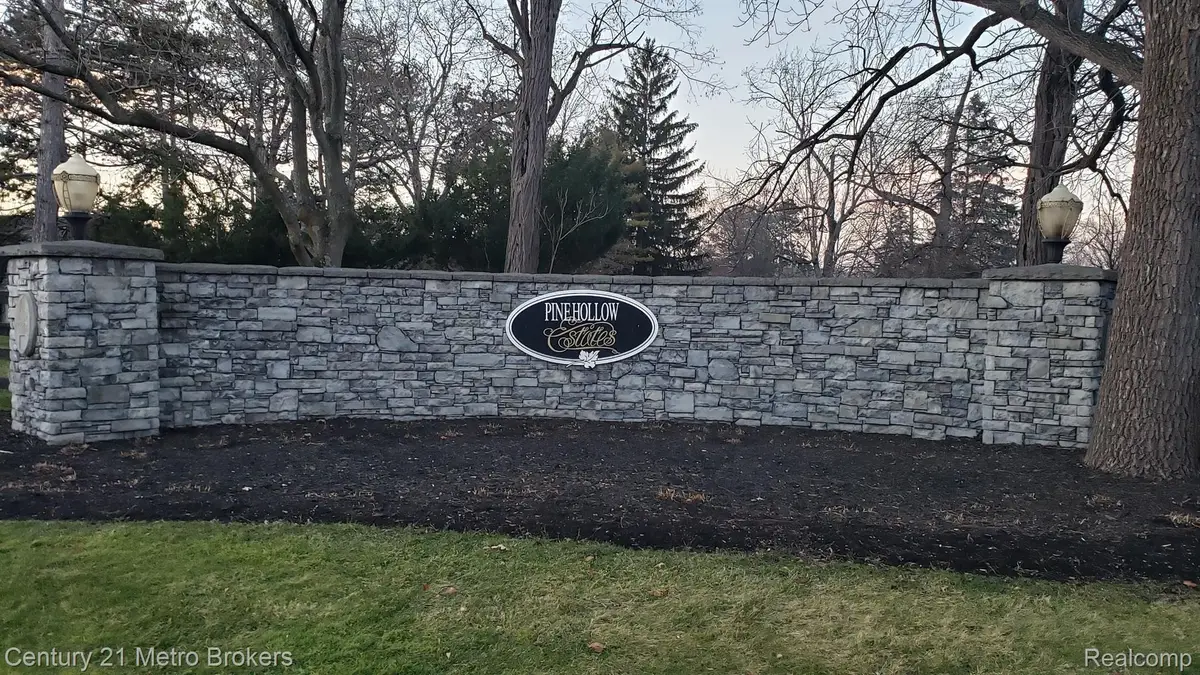 6308 Withers Way CRT, Grand Blanc, MI 48439 - #1
