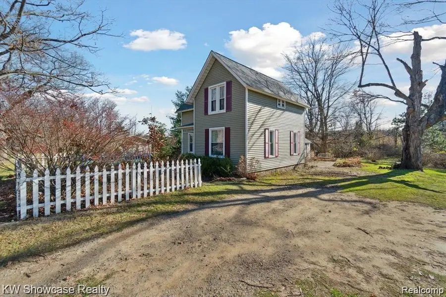 1716 E WARDLOW RD, Highland, MI 48356 - #2