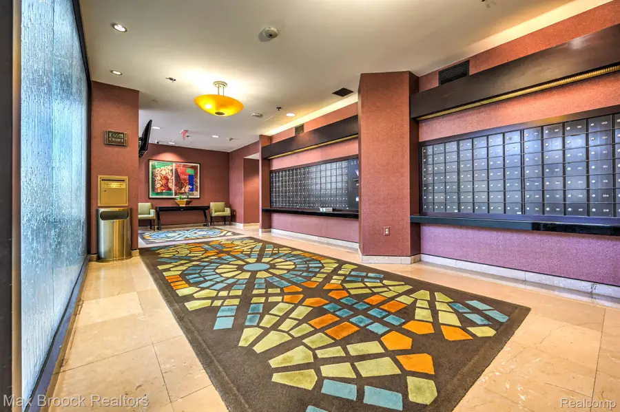 300 Riverfront  DR 13D, Detroit, MI 48226 - #3