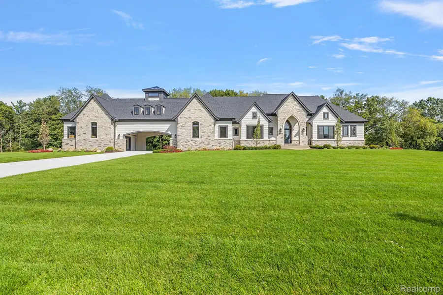 70501 Renata CRT, Bruce, MI 48065 - #2