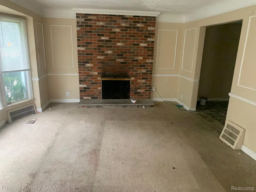 11320 GRANDVILLE AVE, Detroit, MI 48228 - #3