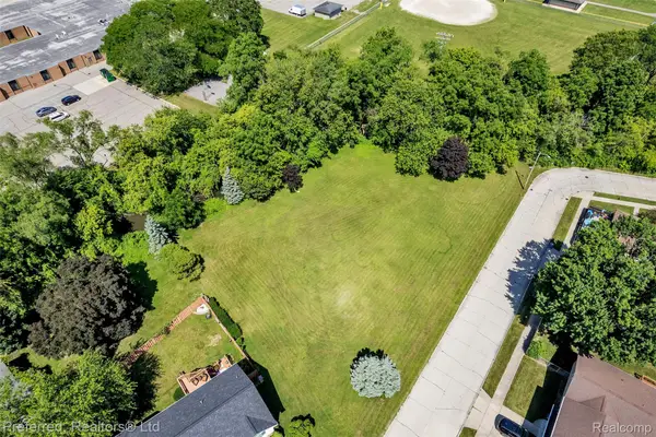000 HANOVER ST, DearbornHeights, MI 48125