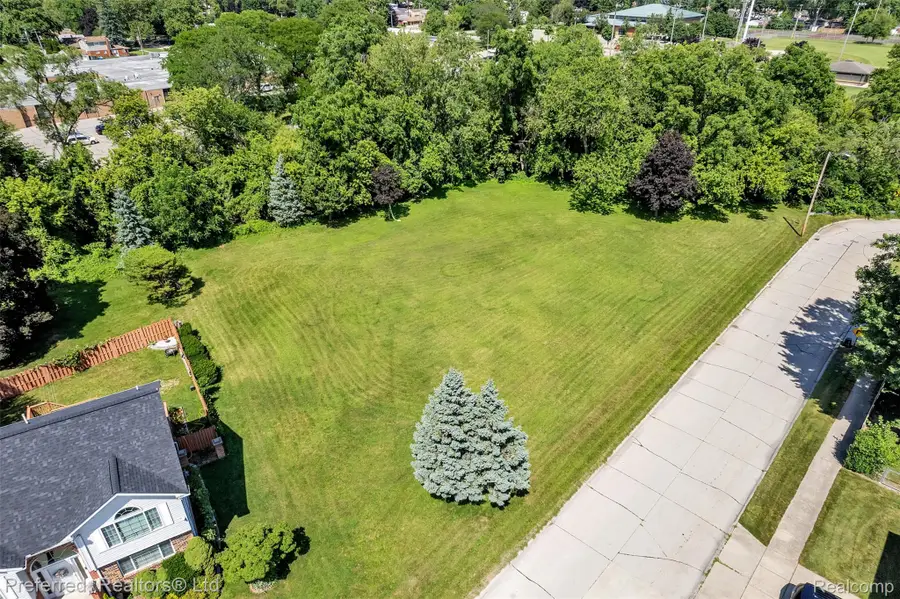 000 HANOVER ST, Dearborn Heights, MI 48125 - #3