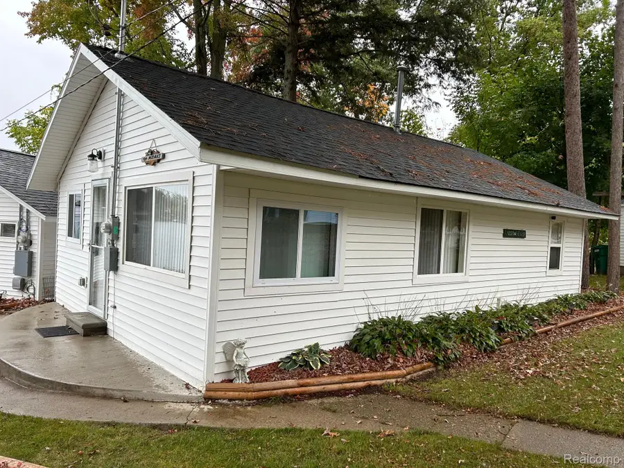 1249 N CROOKED LAKE DR, Lake, MI 48632 - #2