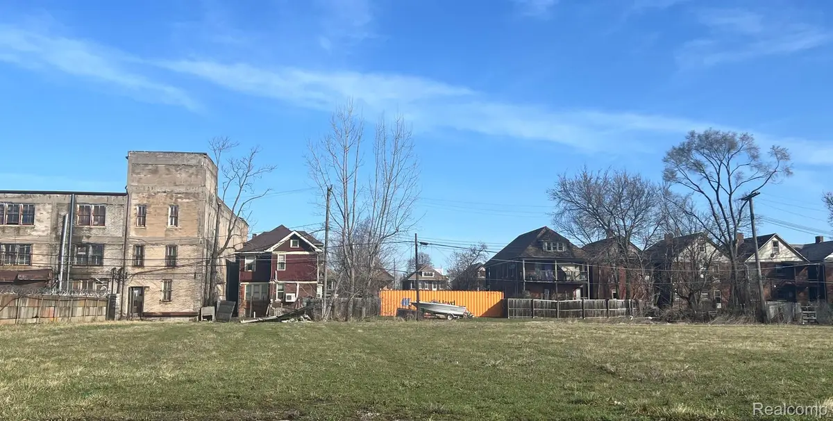 3637 E PALMER ST, Detroit, MI 48211 - #1