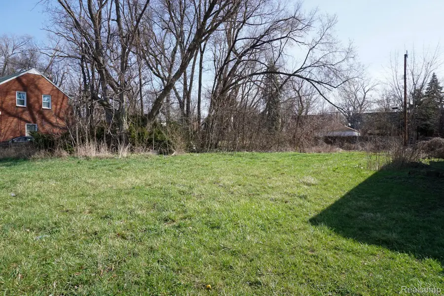 14630 SOUTHFIELD FWY, Detroit, MI 48223 - #2