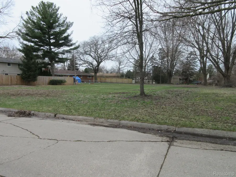 00 Fenton, Clinton Township, MI 48038 - #2