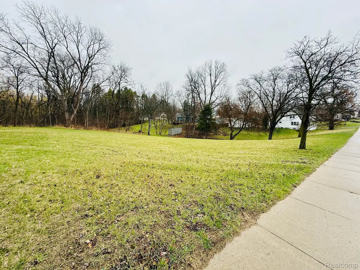 572 W VIENNA ST, Clio, MI 48420 - #1