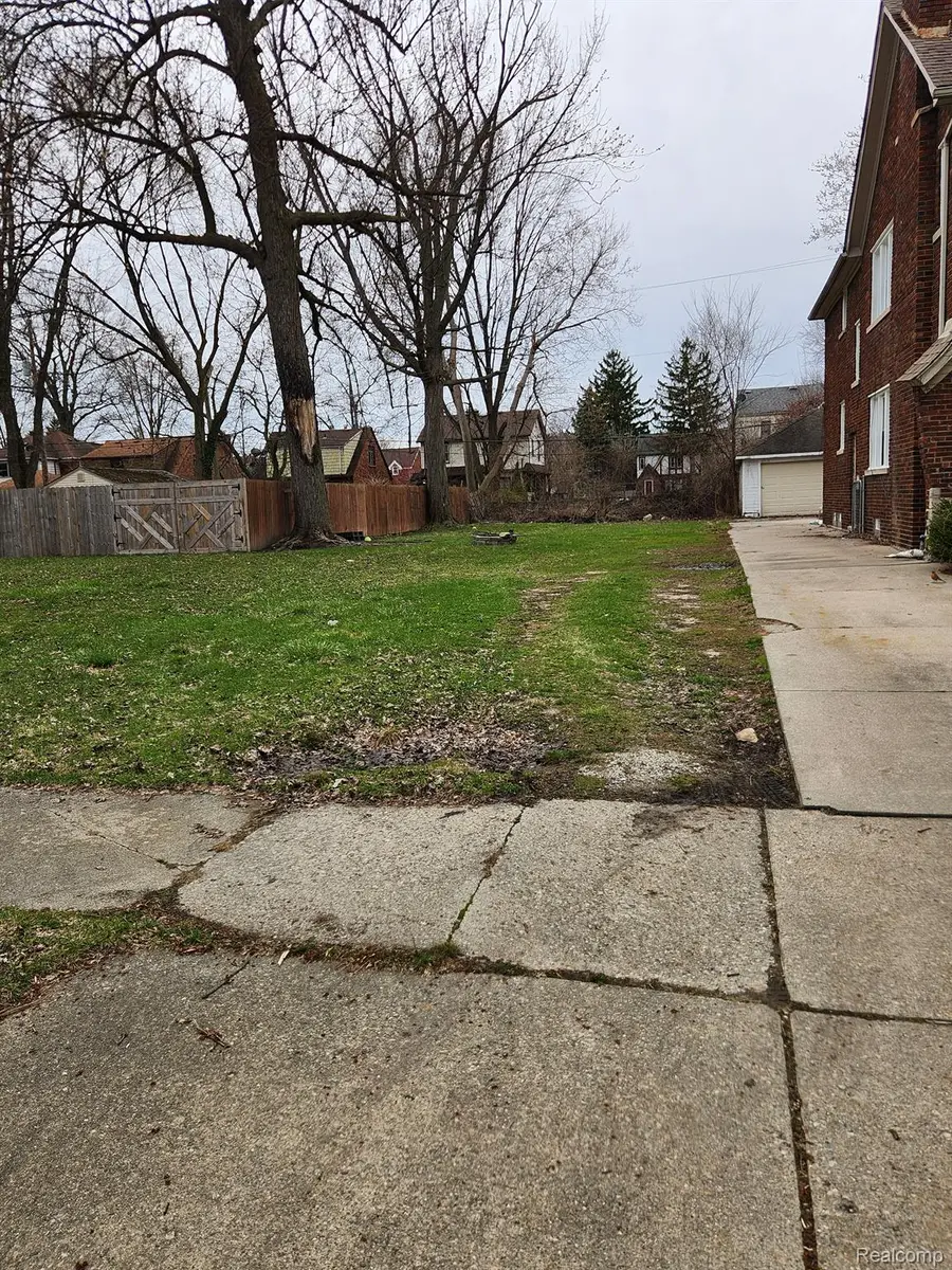 6111 YORKSHIRE RD, Detroit, MI 48224 - #3