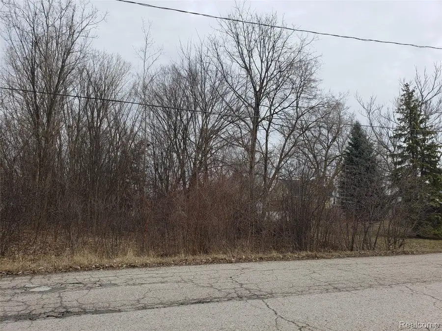 00 LINCOLN MANOR DR, Grand Blanc, MI 48507 - #3