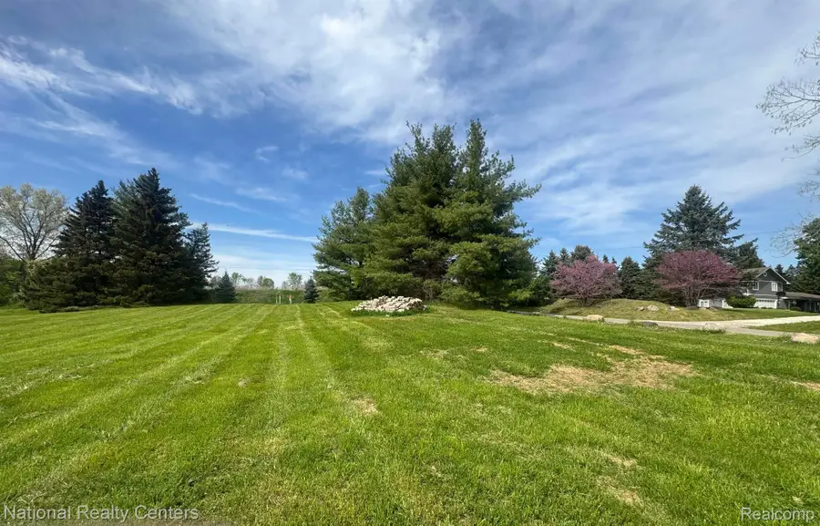 0000 pinewood, Milford, MI 48381 - #2