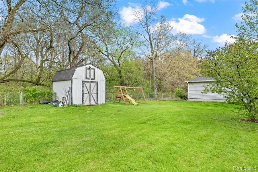 19074 SUMPTER RD, Belleville, MI 48111 - #3