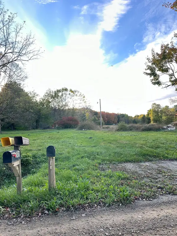 0000 Merriman RD, NewBoston, MI 48164
