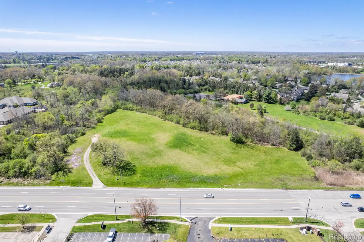 8152 S SAGINAW ST, Grand Blanc, MI 48439 - #1