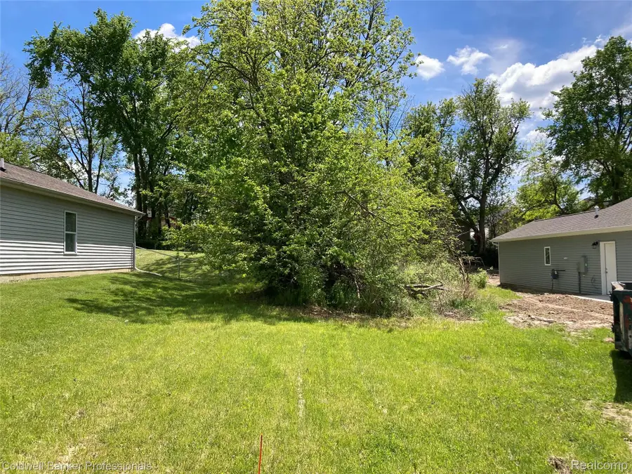 000 Wall ST, Pontiac, MI 48342 - #2
