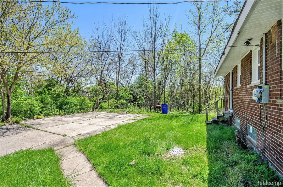 20322 CHARLESTON ST, Highland Park, MI 48203 - #3