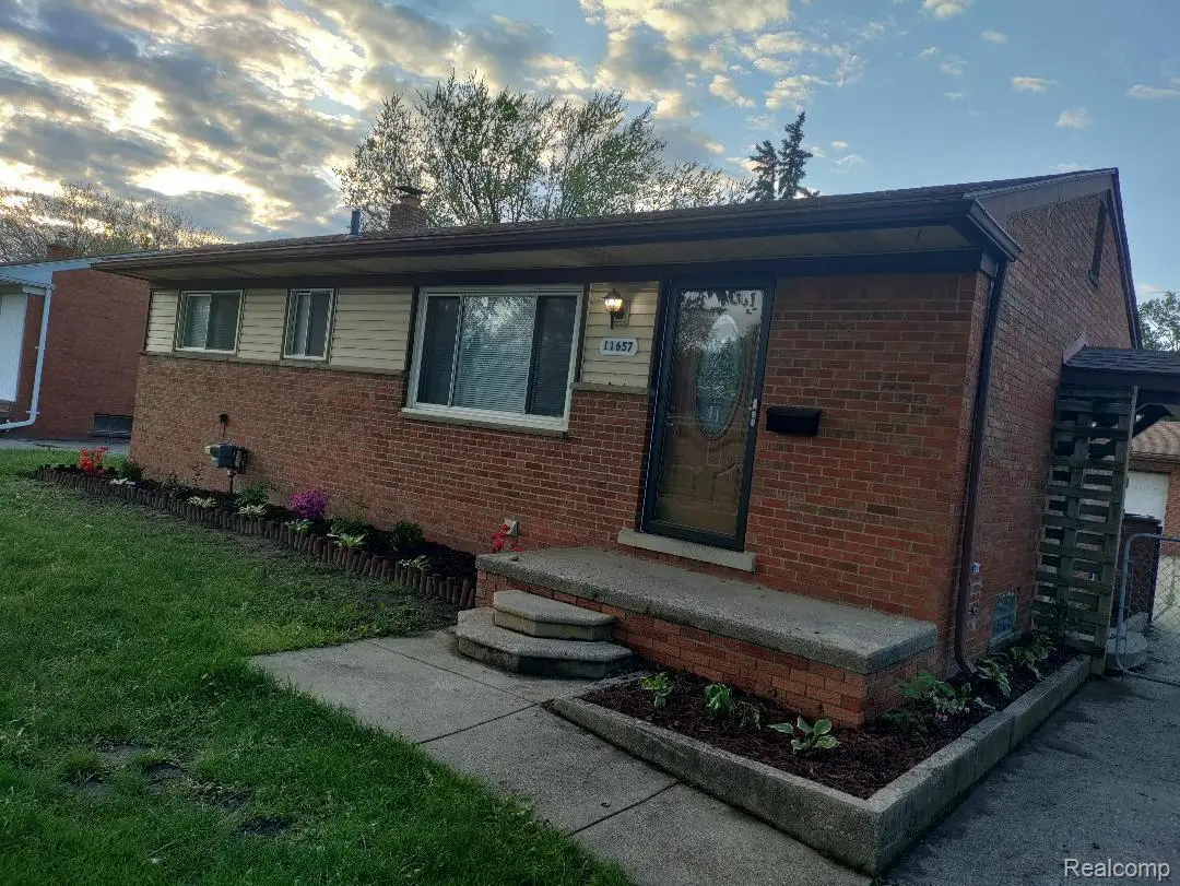 11657 ENGLEMAN RD, Warren, MI 48089 - #1