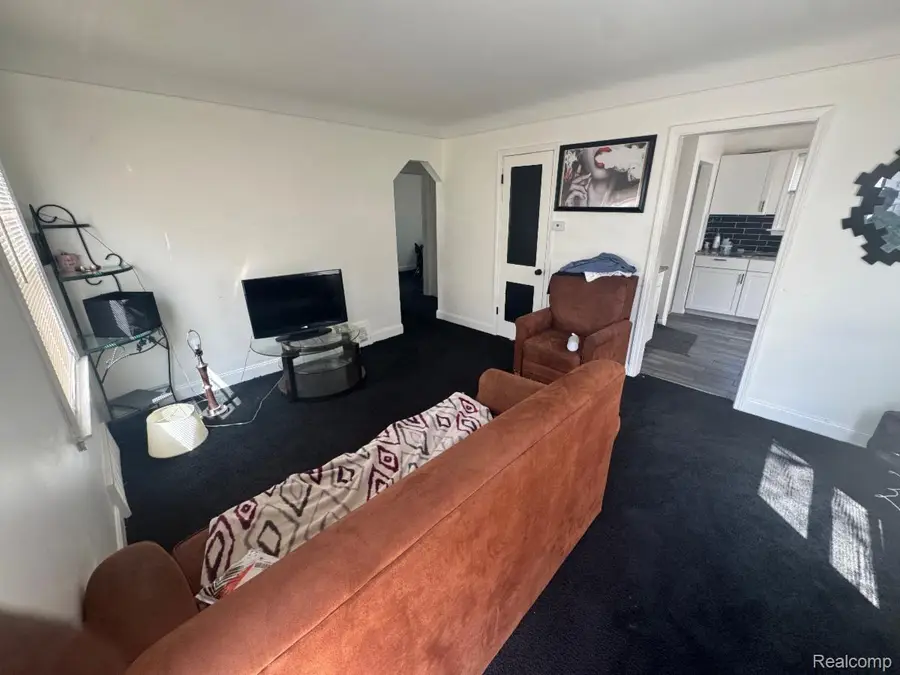 19308 GLASTONBURY RD, Detroit, MI 48219 - #3