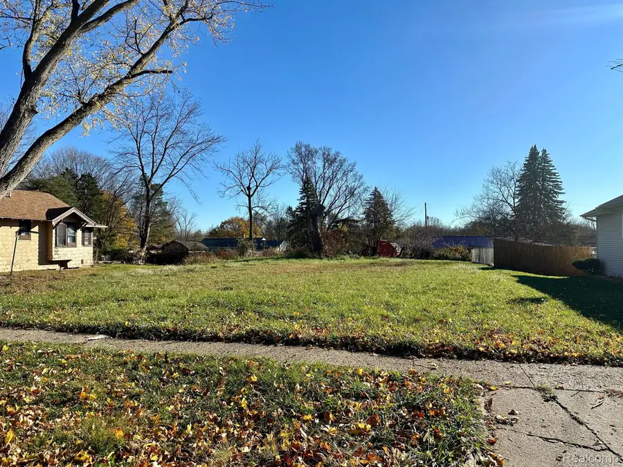47 Alden Avenue W, Emmett, MI 49014 - #3