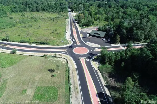 0000 7 Mile Road, SouthLyon, MI 48178