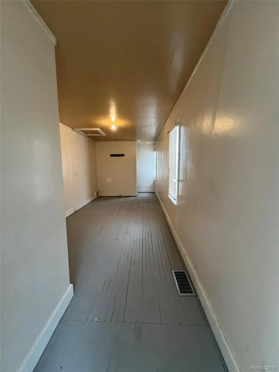1723 Maine Street, Saginaw, MI 48602 - #3