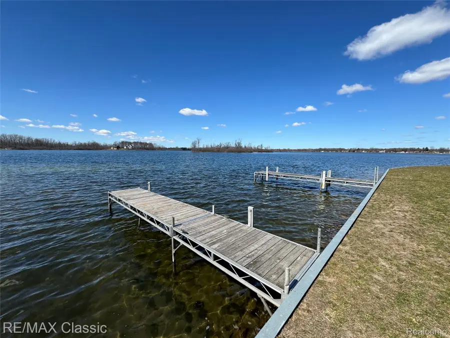 3482 Ponemah Drive, Fenton, MI 48430 - #3