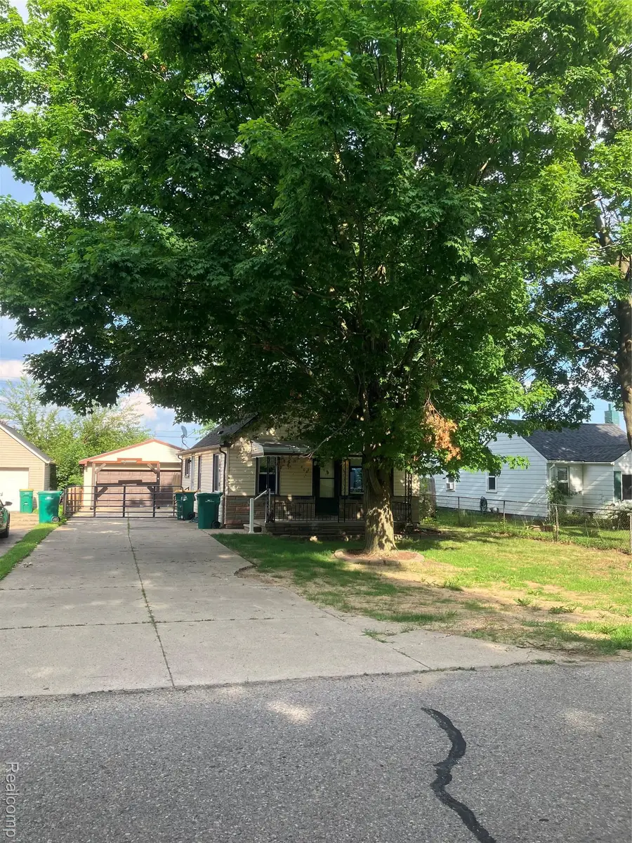 808 Lamay Avenue, Ypsilanti, MI 48198 - #2