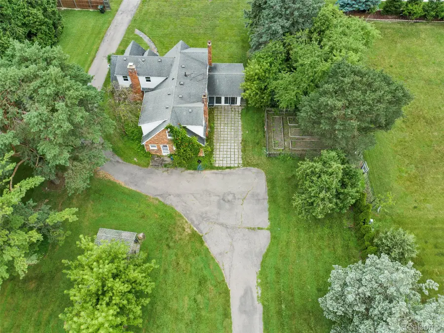 42192 Dequindre Road, Sterling Heights, MI 48314 - #3