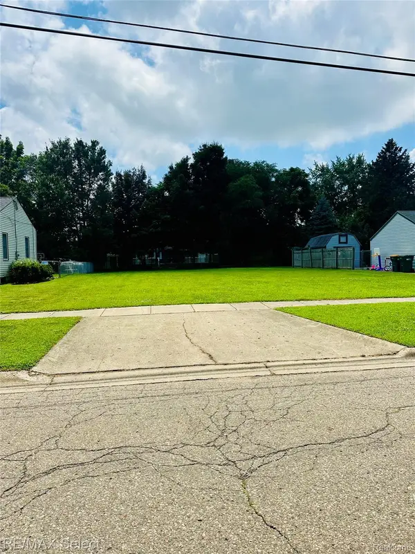 1252 Beatrice Street, Flushing, MI 48433