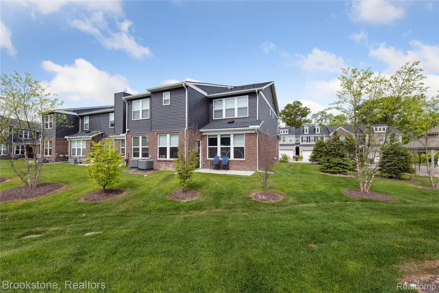 765 Hummingbird Drive, Rochester Hills, MI 48307 - #3