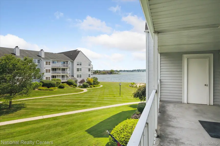 3559 Port Cove Drive #17, Waterford, MI 48328 - #3