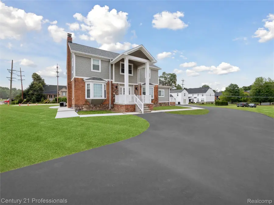 21120 Halsted Road, Farmington Hills, MI 48167 - #2
