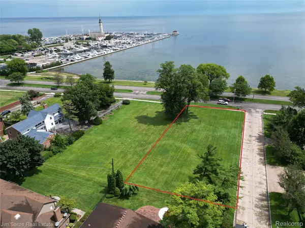 745 Lake Shore Road, GrossePointeShores, MI 48236