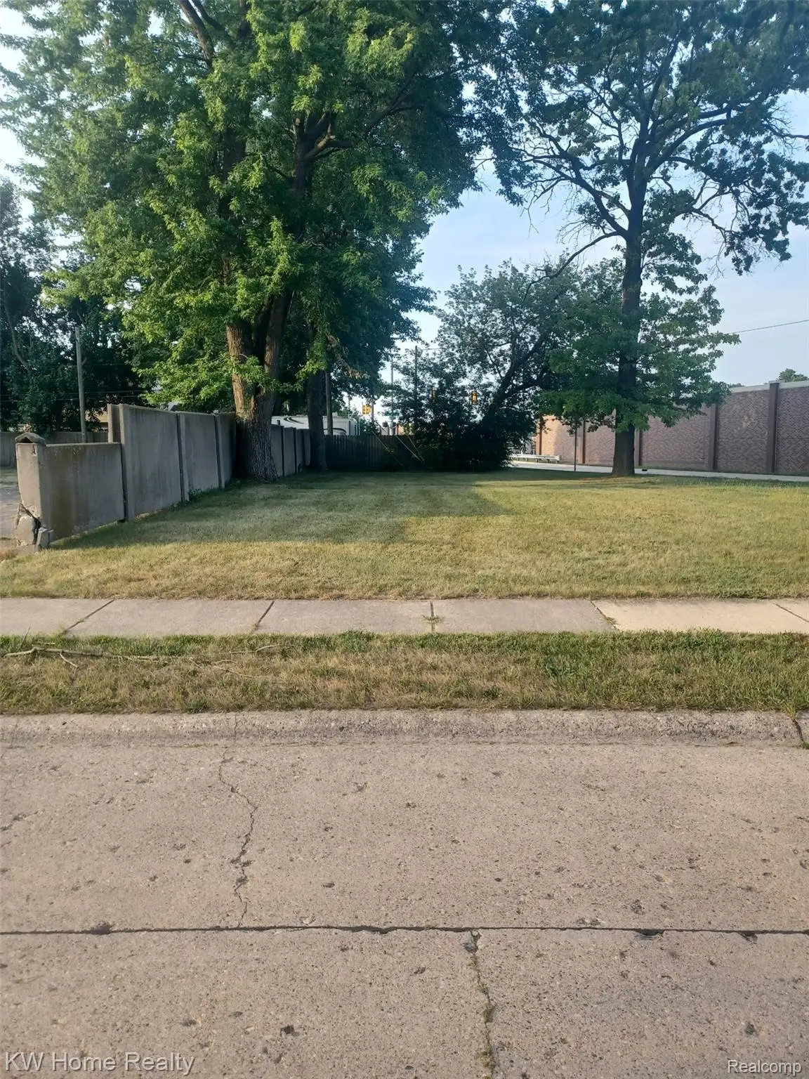 934 E Granet Avenue, Hazel Park, MI 48030 - #1