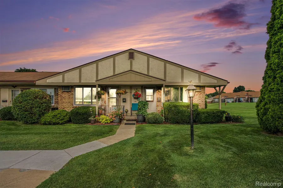 25235 Franklin Terrace Road #8, South Lyon, MI 48178 - #2