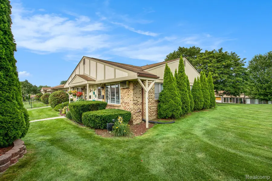 25235 Franklin Terrace Road #8, South Lyon, MI 48178 - #3