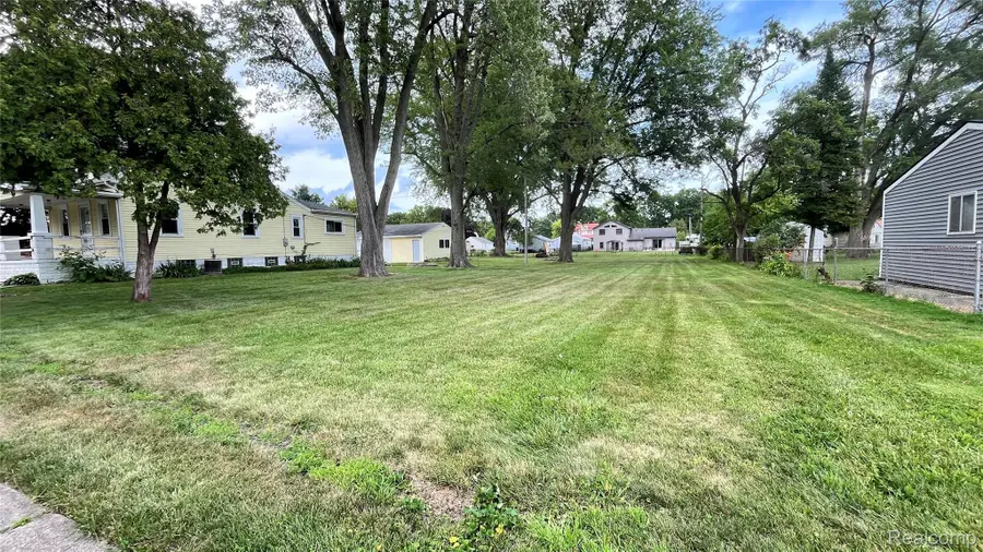 27250 Edward Street, Roseville, MI 48066 - #2