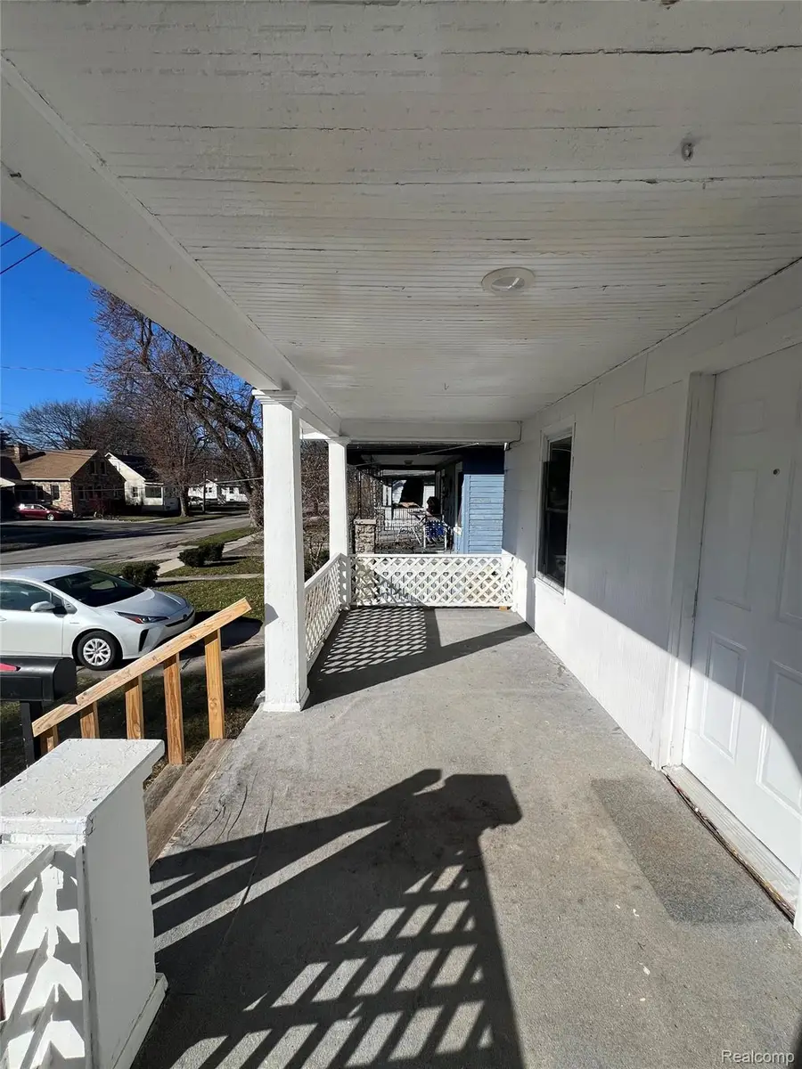 2272 Avon Street, Saginaw, MI 48602 - #2