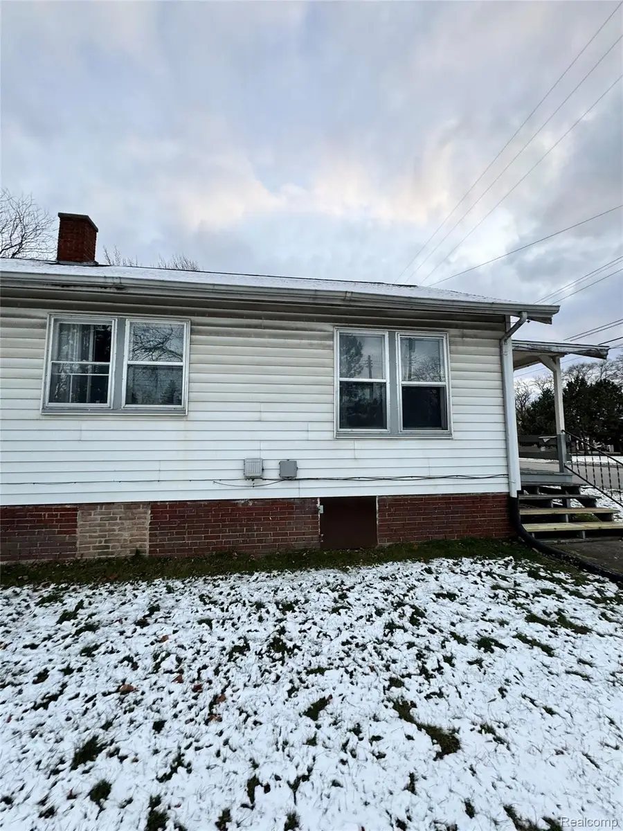 2420 Bay Street, Saginaw, MI 48602 - #3