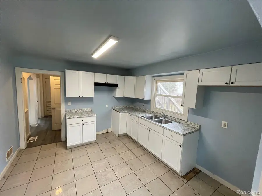 516 S Wheeler Street, Saginaw, MI 48602 - #3