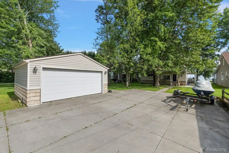 38292 Murdick Drive, New Baltimore, MI 48047 - #3