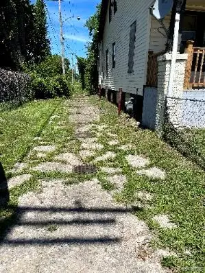 8827 E Warren Avenue, Detroit, MI 48214 - #2
