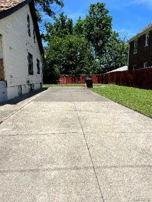 8827 E Warren Avenue, Detroit, MI 48214 - #3
