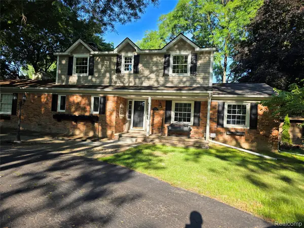 5352 W Doherty Drive, WestBloomfield, MI 48323